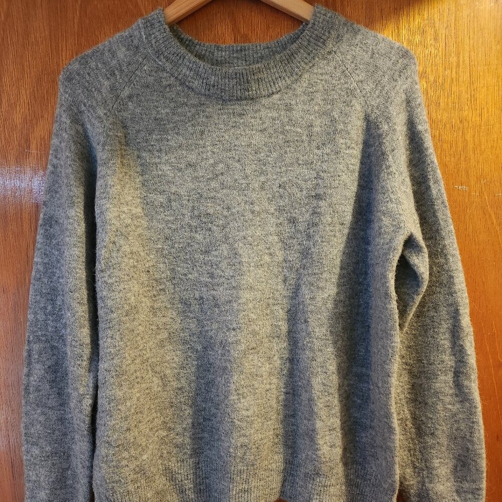Zara Gray Wool Sweater size Large